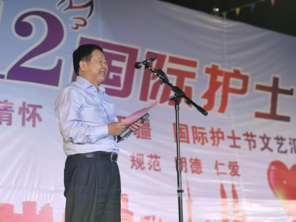 淮南市職業(yè)技術(shù)學(xué)院醫學(xué)院舉辦紀念“5.12國際護士節”授帽儀式暨文藝匯演活動(dòng)