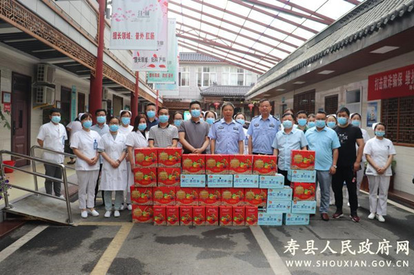 淮南壽縣公安局到壽春鎮中心衛生院慰問(wèn)一線(xiàn)醫務(wù)工作者