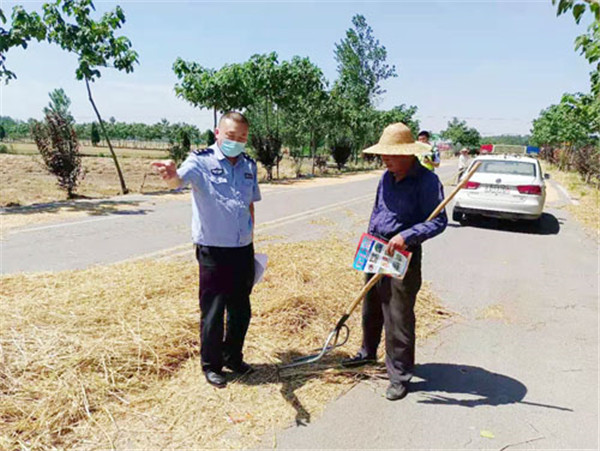 淮南鳳臺交警“五個(gè)加強”護航午收道路交通安全