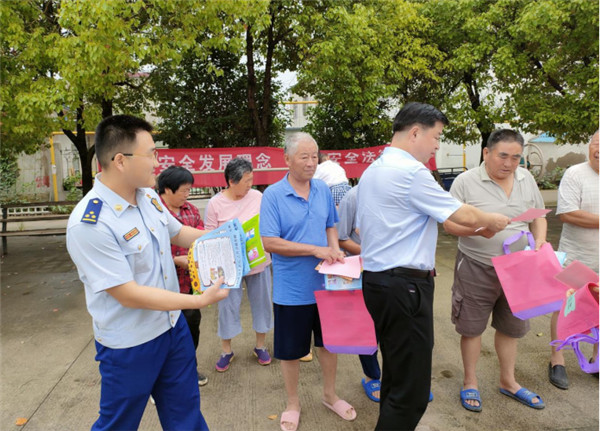 淮南大通區安委辦深度結合黨史學(xué)習教育開(kāi)展安全生產(chǎn)宣傳進(jìn)社區