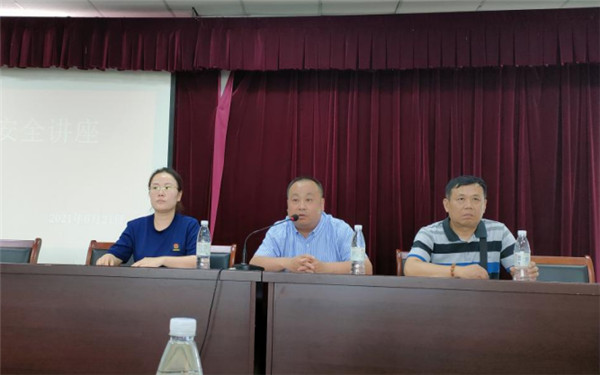 攜手關(guān)心下一代、同心保護未成年！ 淮南大通區開(kāi)展“安全知識進(jìn)校園”一堂課活動(dòng)