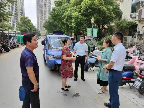 淮南市自然資源和規劃系統“七一”期間走訪(fǎng)慰問(wèn)老黨員