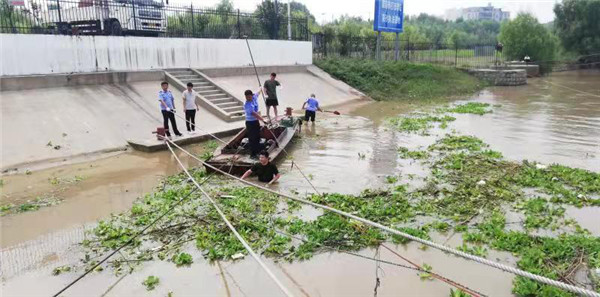 淮南市：保護河道環(huán)境,立足崗位辦實(shí)事 -- 清理河道志愿者活動(dòng)