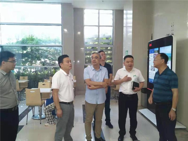 淮南市局黨組成員、副局長(cháng)吳俊平帶隊赴高新區、潘集區進(jìn)行節前市場(chǎng)檢查