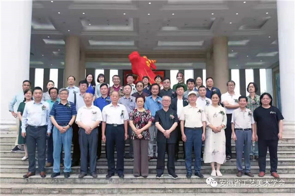 培根鑄魂、藝心向黨----大國徽匠朱兆龍以實(shí)際成績(jì)向中國共產(chǎn)黨成立100周年獻禮