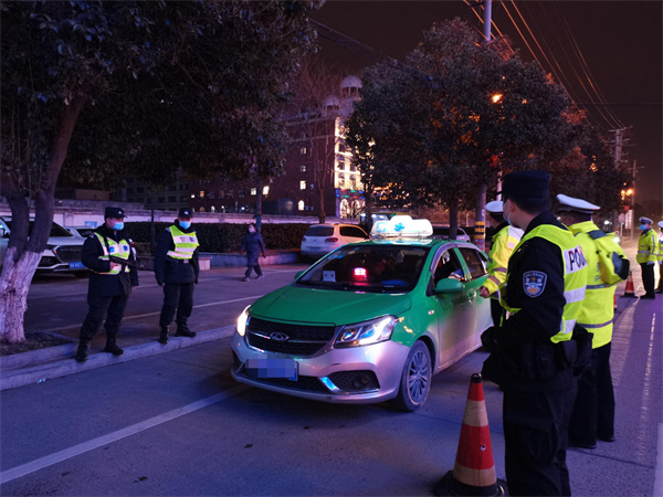 淮南交警超強“獵虎”進(jìn)行中，酒駕查不停！