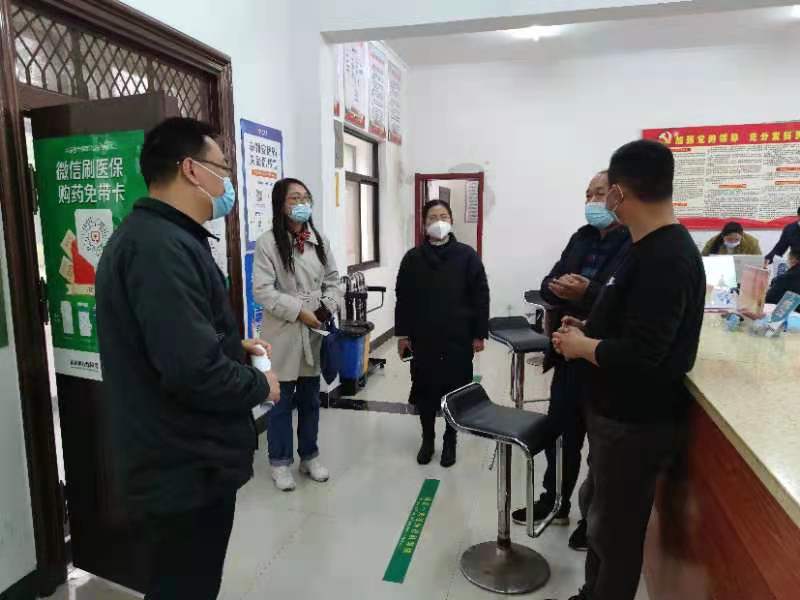 淮南市審計局黨組成員、副局長(cháng)尹伊帶隊開(kāi)展疫情防控督查