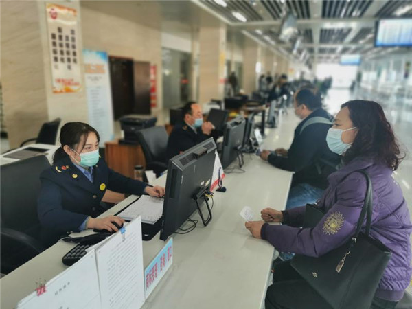 淮南：新春開(kāi)工第一天，市市場(chǎng)監管局注冊登記窗口凝心聚力優(yōu)服務(wù)
