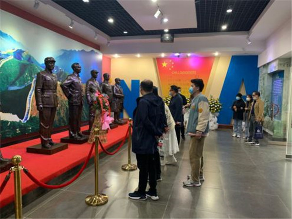 淮南市失業(yè)保險中心開(kāi)展“學(xué)習黨史 緬懷英烈”主題黨日活動(dòng)
